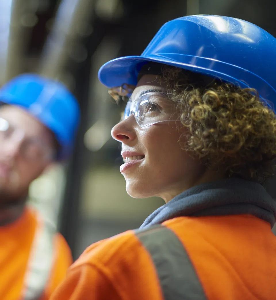 Woman wearing safety hat